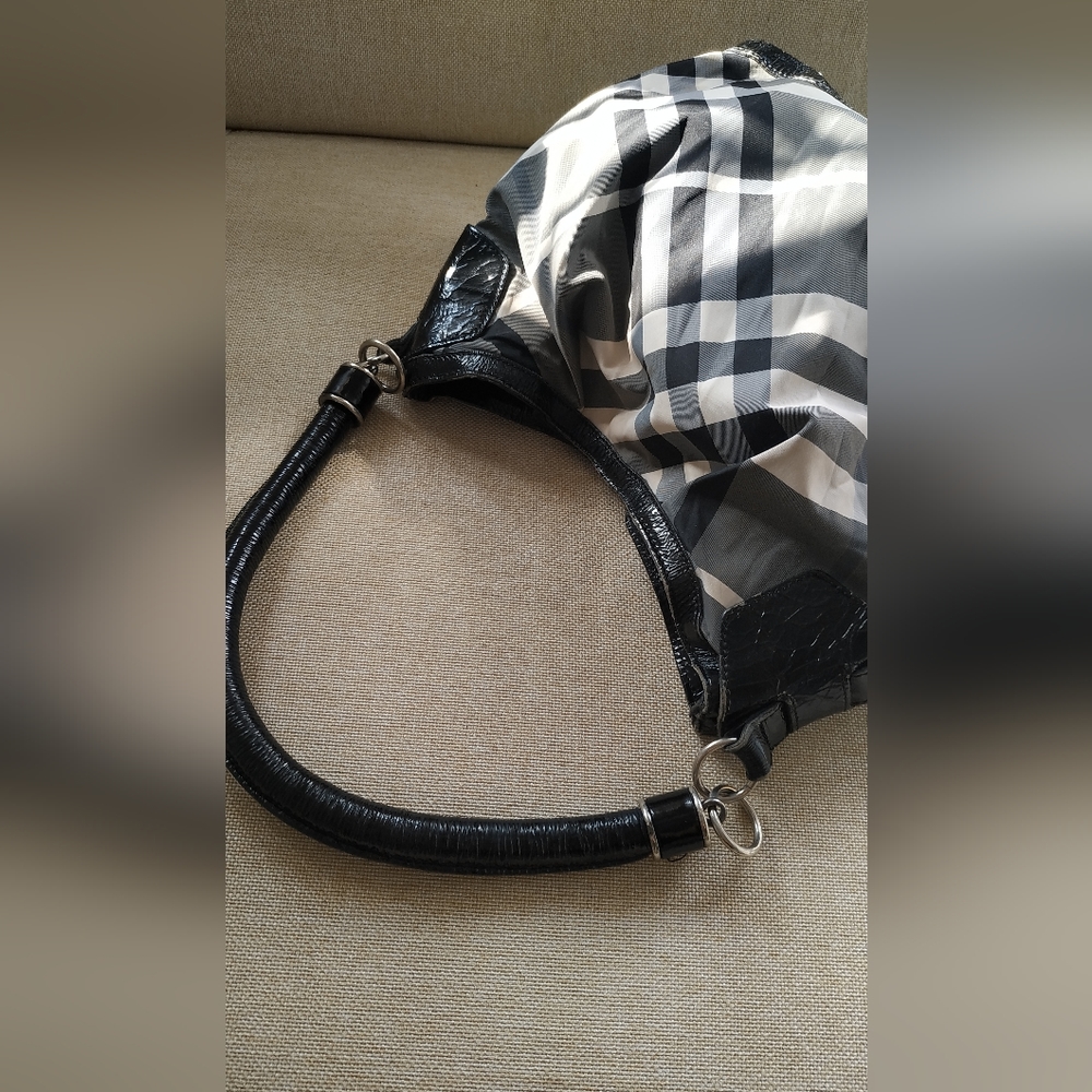 Burberry Black and White Shoulder Bag - Picture 9 of 17
